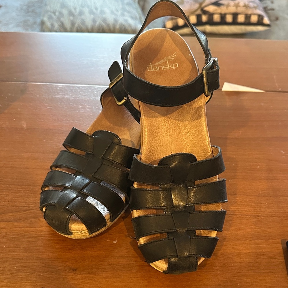 Dansko Black Leather heels size 9 (euro 40)